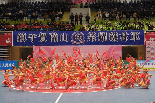 球锦标赛开赛 铿锵玫瑰绽放塞上千亿国际平台全国女子五人制足(图3)